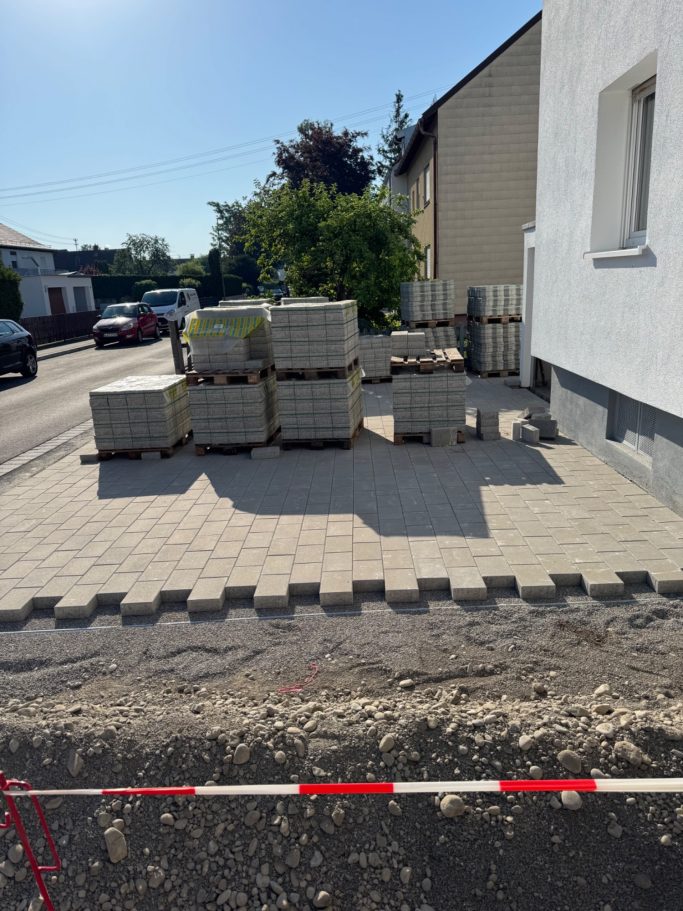 Gepflasterte Hofeinfahrt in Königsbrunn 