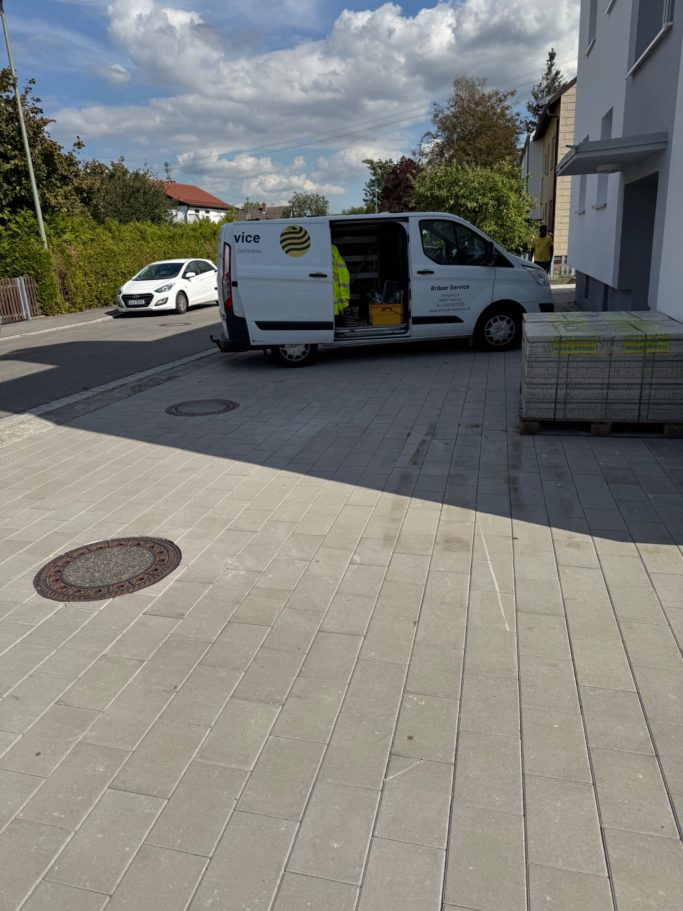 Gepflasterte Hofeinfahrt in Königsbrunn 