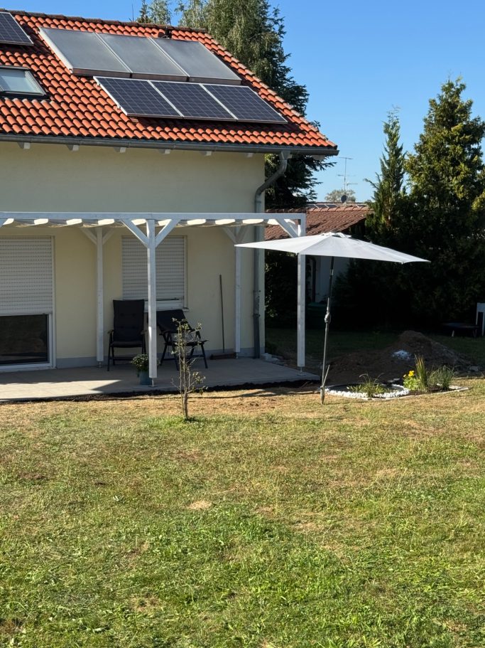 Terrassenbau mit Holzpergola in Denklingen