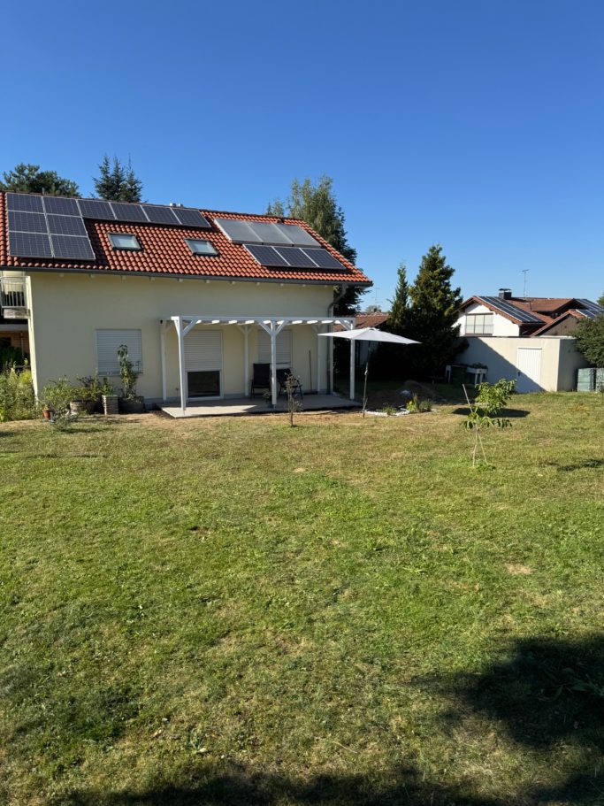 Terrassenbau mit Holzpergola in Denklingen